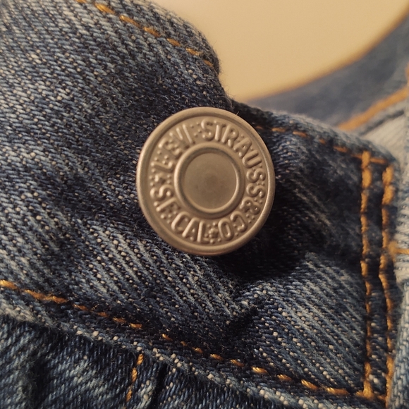 NWT Levi's 501 Denim Cut Off Shorts - Picture 7 of 8